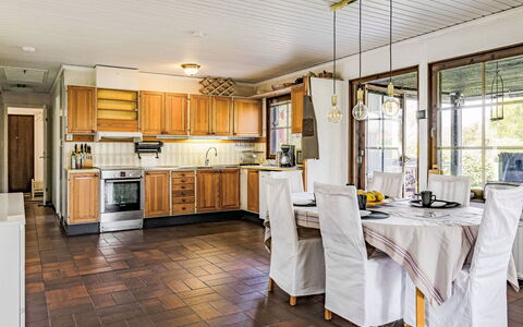 Villshärad: Legna, Soffitto, Interior Design, Mobilia, Casa, Pavimentazione, Pavimento, Cucina, Camera, Porta
