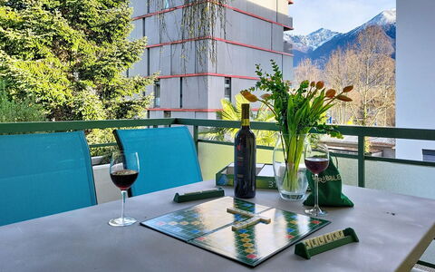 Apt. Hermosa: Sedia, Bicchiere, Balcone, Pianta Della Casa, Cucina & Sala Da Pranzo Tavolo, Eco Hotel, Tavolino Da Caffè