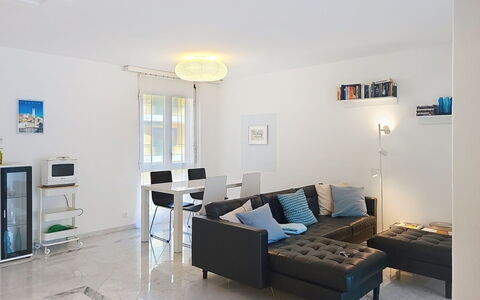 Apt. Hermosa: Mobilia, Interior Design, Pavimentazione, Divano, Pavimento, Soggiorno, Tavolo, Soffitto, Camera, Casa