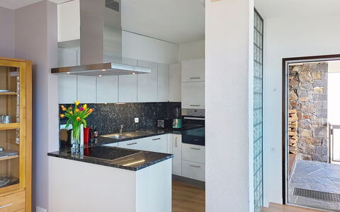 Apt. Tana dei Leoni: Cucina, Controsoffitto, Interior Design, Pavimentazione, Pavimento, Elettrodomestico Da Cucina, Cabinetry, Mobilia, Legna, Soffitto