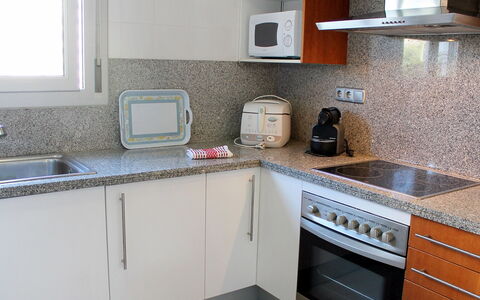 Elegance: Controsoffitto, Proprietà, Camera, Cucina, Cabinetry, Mobilia, Piastrella, Cucina Stufa, Casa, Costruzione