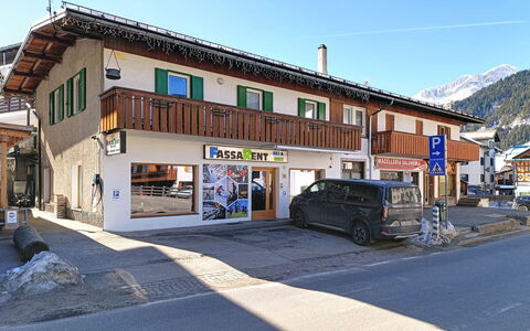 Cesa Marco: Appartamento, Urban Design, Balcone, Condominio, Alluminio, Attico