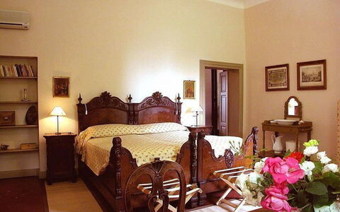 Villa Castellani: Mobilia, Interior Design, Letto, Camera Da Letto, Legna, Camera, Pavimentazione, Lenzuolo, Bedding, Pavimento