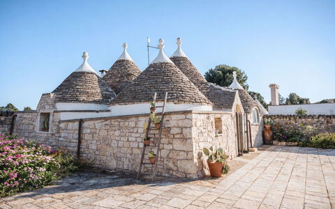 Trulli al Verde Viburno: Cupola, Cupola, Flagstone