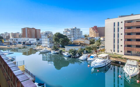 Puerto Simona: Costruzione, Acqua, Città, Appartamento, Canale, Waterway, Barca, Zona Urbana, Moto D'Acqua