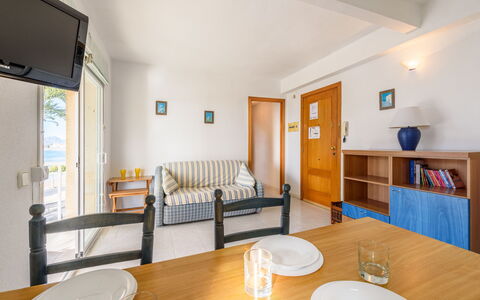 Villa Isabel: Foglia, Vegetazione, Arbusto, Giardino, Comunita 'Impianto, Landscaping, Woody Impianto, Prato, Shade, Cortile