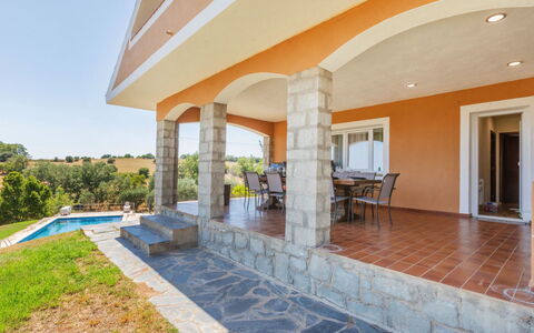 Finca El Olivar: Appartamento, Architettura, Zona Residenziale, Condominio, Materiale Composito, Urban Design, Balcone, Uso Misto, Shade