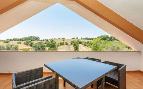 Finca El Olivar: Appartamento, Architettura, Zona Residenziale, Condominio, Materiale Composito, Urban Design, Balcone, Uso Misto, Shade