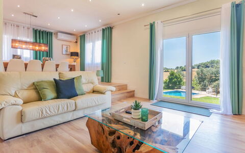 Finca El Olivar: Appartamento, Architettura, Zona Residenziale, Condominio, Materiale Composito, Urban Design, Balcone, Uso Misto, Shade