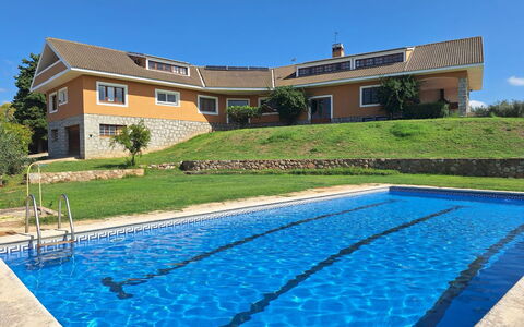 Argentona 642: Piscina, Ricorrere, Estate, Giardino, Agriturismo, Backyard, Villa, Shade, Prato, Eco Hotel
