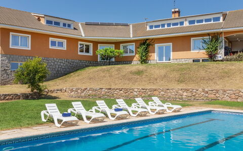 Finca El Olivar: Appartamento, Architettura, Zona Residenziale, Condominio, Materiale Composito, Urban Design, Balcone, Uso Misto, Shade