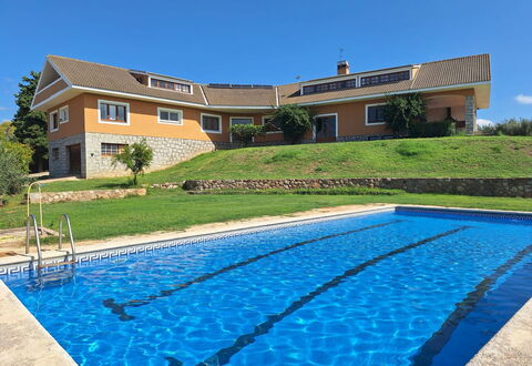 Argentona 642: Piscina, Ricorrere, Estate, Giardino, Agriturismo, Backyard, Villa, Shade, Prato, Eco Hotel