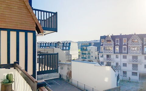 Le Jumping: Mobilia, Mobili Da Esterno, Tavolo, Sedia, Tavolo Esterno, Giardino, Cucina & Sala Da Pranzo Tavolo, Terrazza, Ristorante, Vaso Di Fiori