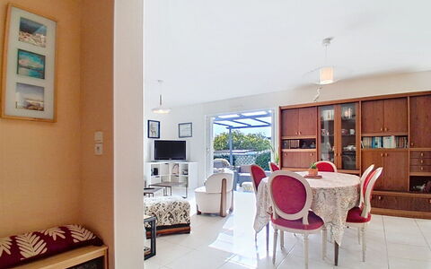 Briasel: Mobilia, Mobili Da Esterno, Tavolo, Sedia, Tavolo Esterno, Giardino, Cucina & Sala Da Pranzo Tavolo, Terrazza, Ristorante, Vaso Di Fiori