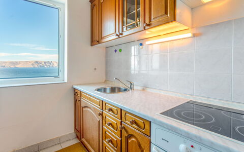 Sea&Mount 1: Cucina, Pavimentazione, Apparecchio Major, Lavandino Della Cucina, Pavimento, Controsoffitto, Cabinetry, Camera, Soffitto, Appartamento