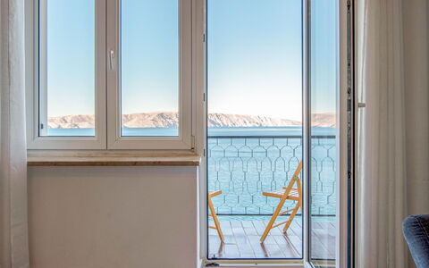 Senj 122: Legna, Pavimento, Mare, Balcone, Oceano, Bicchiere, Latifoglie, Porta A Casa, Color Legno, Illuminazione Diurna