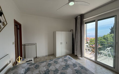 Casa Mimin, Vista Mare, Adults Only, Sanremo: Pavimentazione, Pavimento, Interior Design, Camera, Mobilia, Appartamento, Soffitto, Color Legno, Latifoglie, Pavimento In Legno