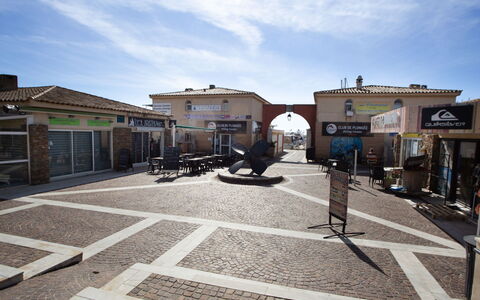 La Londe les Maures 301: Spazio Pubblico, Cittadina, Shade, La Piazza Cittadina