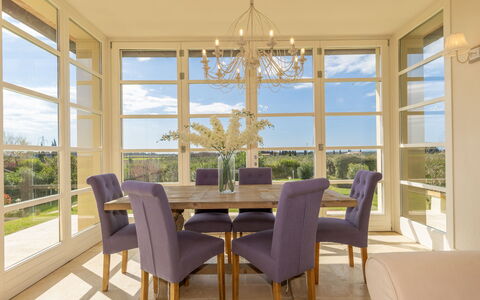 Villa Gli Olivi: Mobilia, Interior Design, Sedia, Pavimentazione, Sala Da Pranzo, Pavimento, Tavolo, Legna, Cucina & Sala Da Pranzo Tavolo, Soffitto