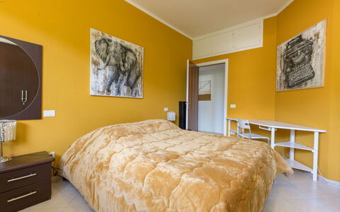 Atelier Vella: Letto, Camera Da Letto, Interior Design, Parete, Bedding, Lenzuolo, Mobilia, Pavimento, Pavimentazione, Legna