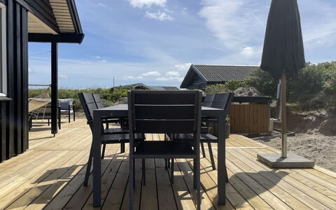 Monna - from the Sea: Legna, Latifoglie, Deck, Plank, Pavimento In Legno, Shade, Color Legno, Portico, Mobili Da Esterno, Tavolo Esterno