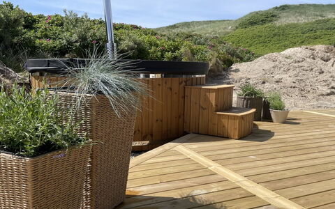 Monna - from the Sea: Legna, Vaso Di Fiori, Deck, Latifoglie, Color Legno, Pavimento In Legno, Plank, Mobili Da Esterno, Pianta Della Casa, Giardino