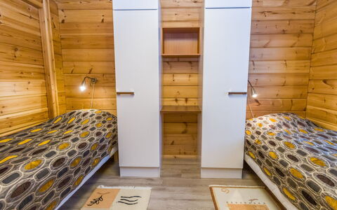 Pankamaa 12: Legna, Pavimentazione, Pavimento, Interior Design, Soffitto, Camera Da Letto, Camera, Color Legno, Letto, Latifoglie