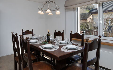 Sous-Le-Moulin: Mobilia, Interior Design, Pavimentazione, Tavolo, Sala Da Pranzo, Legna, Sedia, Cucina & Sala Da Pranzo Tavolo, Soffitto, Camera