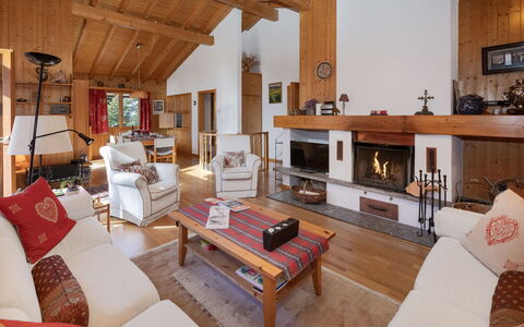 Veni, Vidi, Mansi: Legna, Casa, Mobilia, Casa, Villetta, Interior Design, Soggiorno, Soffitto, Camera, Fascio