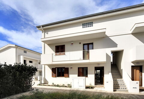 Borgo Vigata 1: Finestra, Zona Residenziale, Quartiere, Porta, Casa, Insediamento Umano, Appartamento, Balcone, Sobborgo, Gesso