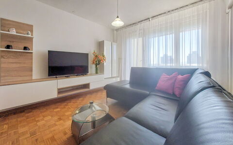 Noemi: Interior Design, Pavimentazione, Mobilia, Pavimento, Parete, Divano, Soffitto, Legna, Soggiorno, Camera
