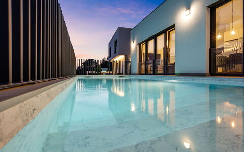 The Tinel: Blu, Piscina, Crepuscolo, Materiale Composito, Sera, Ricorrere, Hotel, Design, Eco Hotel, Villa