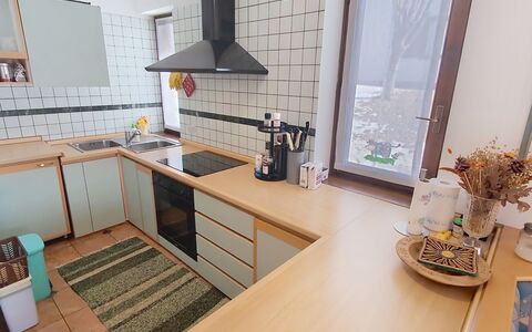 Casa Sofia: Cucina, Controsoffitto, Pavimentazione, Interior Design, Legna, Elettrodomestico Da Cucina, Mobilia, Pavimento, Cabinetry, Lavandino Della Cucina