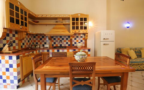 Cariddi Dimora Otranto: Cucina, Interior Design, Pavimentazione, Mobilia, Legna, Pavimento, Controsoffitto, Elettrodomestico Da Cucina, Cabinetry, Soffitto