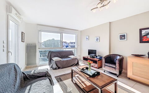 Stella Maris: Appartamento, Mobilia, Pavimento, Condominio, Camera, Soffitto, Divano, Soggiorno