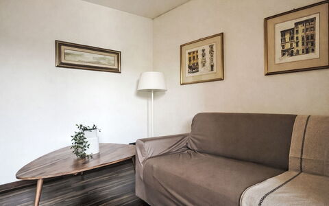 Etrusco Apartment: Mobilia, Interior Design, Pavimentazione, Parete, Pavimento, Legna, Divano, Camera, Soggiorno, Cornice