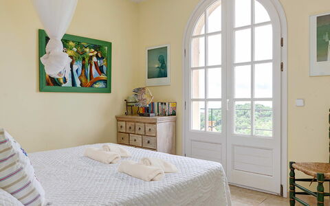 Villa Muneca: Mobilia, Interior Design, Pavimento, Pavimentazione, Legna, Camera Da Letto, Letto, Camera, Tessile, Casa