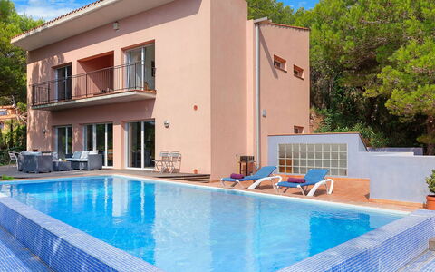 Villa Susanna: Piscina, Ricorrere, Zona Residenziale, Insediamento Umano, Materiale Composito, Appartamento, Mobili Da Esterno, Tempo Libero, Estate, Eco Hotel
