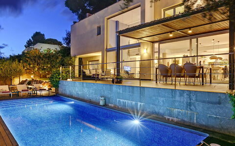 Villa Luminosa: Piscina, Zona Residenziale, Ricorrere, Casa, Materiale Composito, Appartamento, Eco Hotel, Estate, Villa, Hacienda