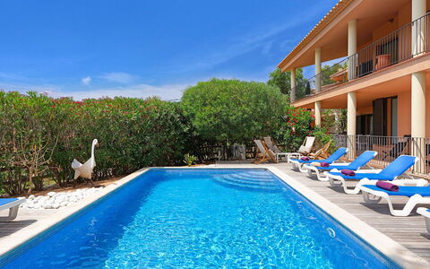 Villa Tamariu: Piscina, Ricorrere, Mobili Da Esterno, Tempo Libero, Vacanza, Eco Hotel, Villa, Lettino, Hacienda, Hotel