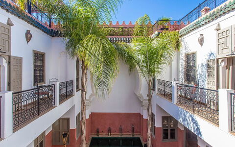 Riad Special: Materiale Composito, Balcone, Cortile, Hacienda, Dimora, Estate, Giochi D'Acqua, Simmetria, Villa, Illuminazione Diurna