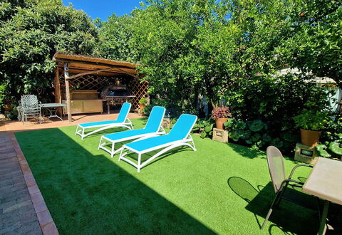 Villa Romantic Garden: Giardino, Arbusto, Mobilia, Mobili Da Esterno, Backyard, Shade, Prato, Eco Hotel, Piscina, Ricorrere