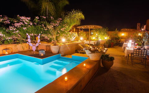 Riad Ikram: Piscina, Ricorrere, Vaso Di Fiori, Illuminazione, Notte, Eco Hotel, Paesaggio Di Illuminazione, Mobili Da Esterno, Hacienda, Pianta Della Casa