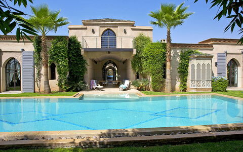 Villa Orange Trees: Piscina, Ricorrere, Estate, Architettura, Terme, Dimora, Eco Hotel, Giochi D'Acqua, Villa, Cortile