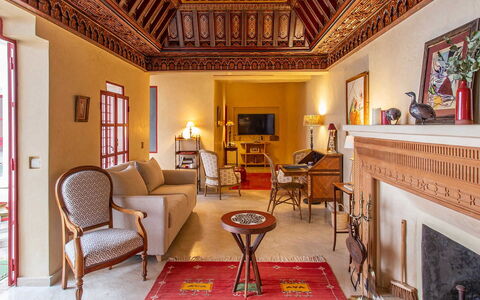 Dar Splendid: Interior Design, Mobilia, Pavimentazione, Soffitto, Pavimento, Illuminazione, Casa, Camera, Cornice, Soggiorno