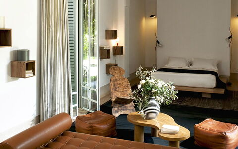 Villa Susan: Mobilia, Interior Design, Parete, Legna, Pavimentazione, Pavimento, Casa, Illuminazione, Camera, Soggiorno
