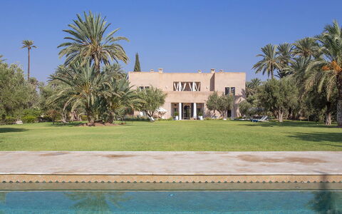Villa Zagar: Albero, Estate, Landscaping, Giardino, Hacienda, Dimora, Prato, Villa, Shade