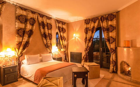 Dar Maril: Mobilia, Interior Design, Illuminazione, Ricorrere, Piscina, Hotel, Lampada, Sedia, Color Legno, Design