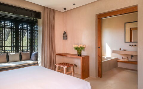 Dar Sun: Interior Design, Color Legno, Design, Ricorrere, Letto, Latifoglie, Hotel, Camera Da Letto