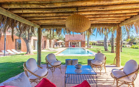 Villa Delizia: Piscina, Ricorrere, Estate, Eco Hotel, Hacienda, Shade, Landscaping, Tempo Libero, Prato, Villa